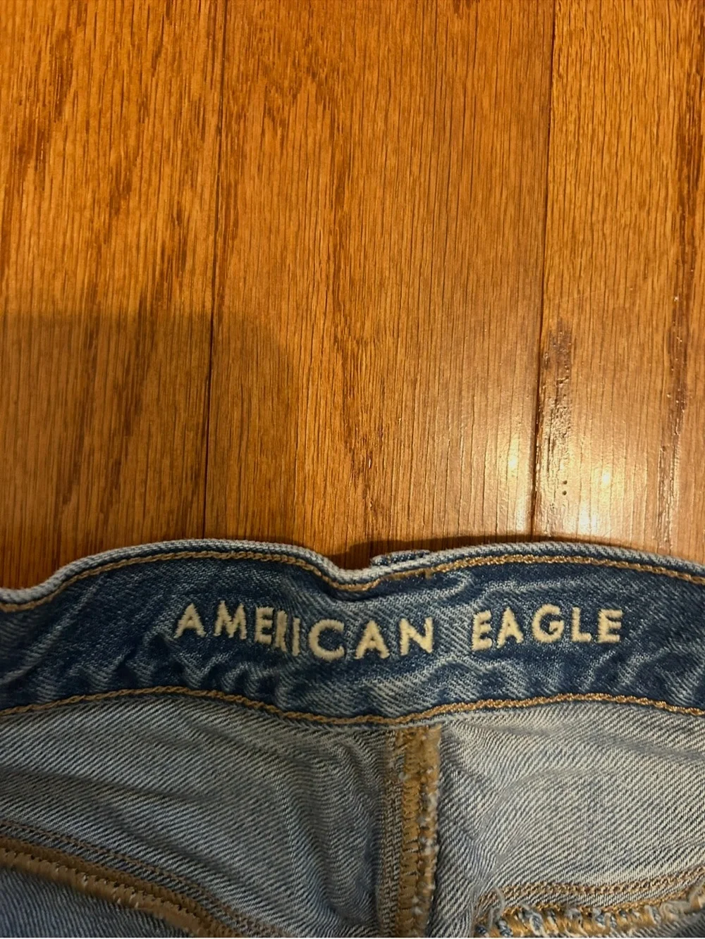 American Eagle Distressed Mom Jeans Women's Size 8 Short High Rise - Picture 5 of 7